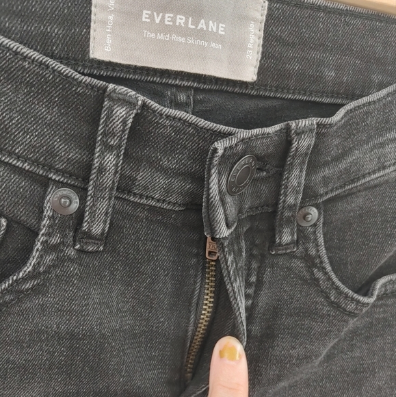 Everlane Mid Rise Skinny Jeans - Picture 5 of 9